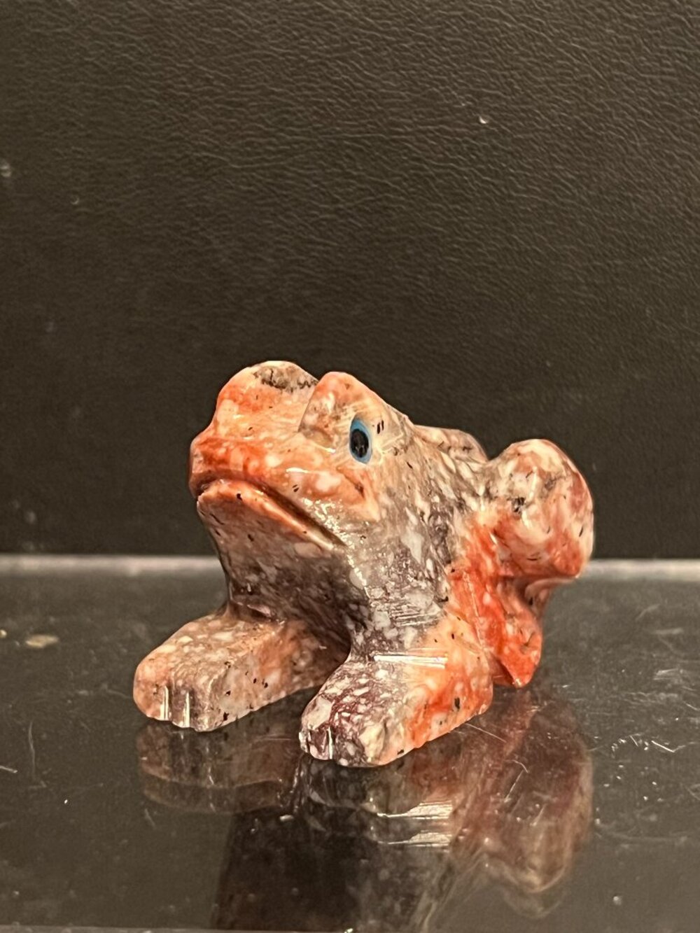 Soapstone Frog Figurine w/Blue Eyes (135)